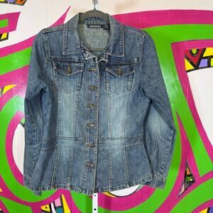 Aeropostale Blue Jean Jacket Classic Style. Size Medium. Excellent condition!